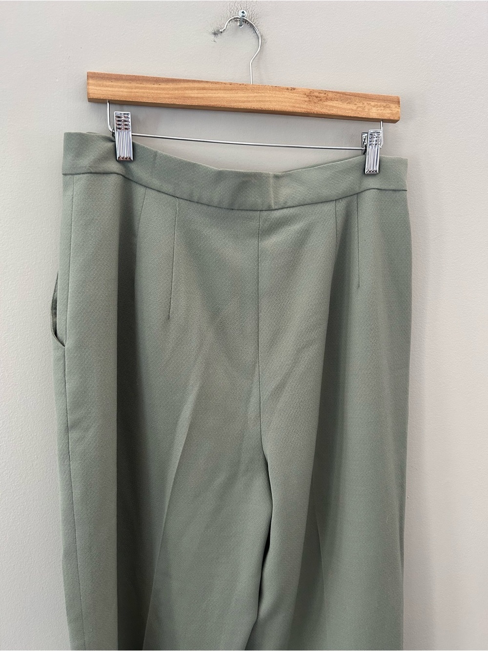 Holt Renfrew Vintage 80’s/90’s Pure New Wool Sage Green Ultra High Rise Trouser - Picture 8 of 10